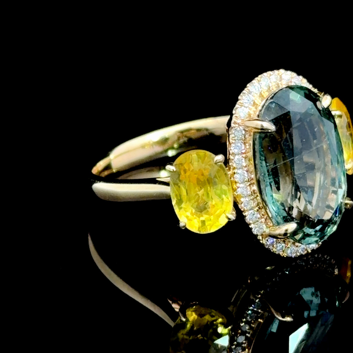 14k Yellow Gold – Striking 6.60ct Green Sapphire Trilogy Ring with 1.0 Cts Of Yellow Sapphires & Diamond Halo RRP £8k