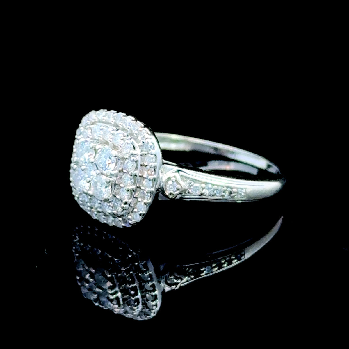9K White Gold Diamond Cluster Ring