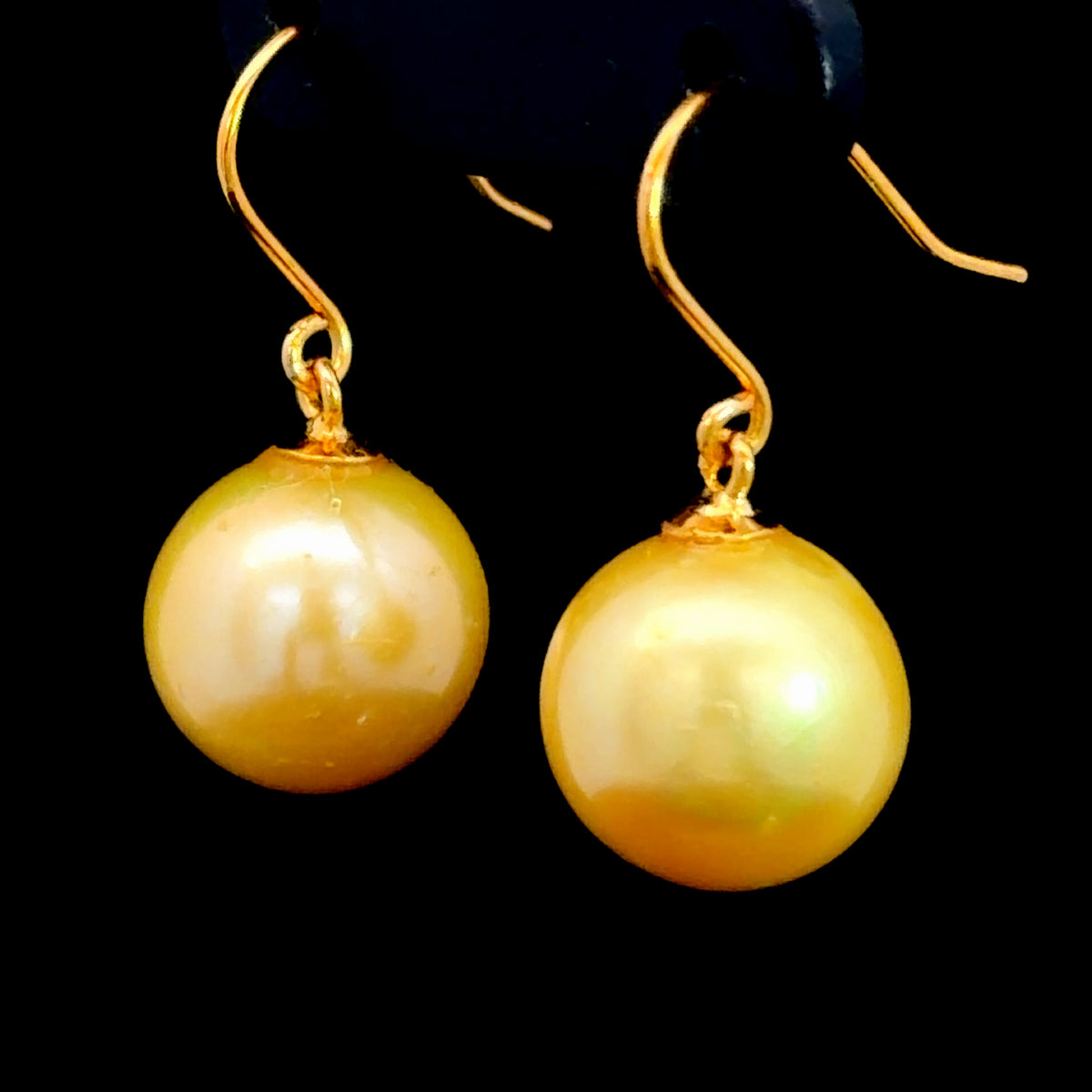 Unusual 18k Yellow Gold Golden Pearl Drop Earrings Having Hook Fittings 10mm Diameter