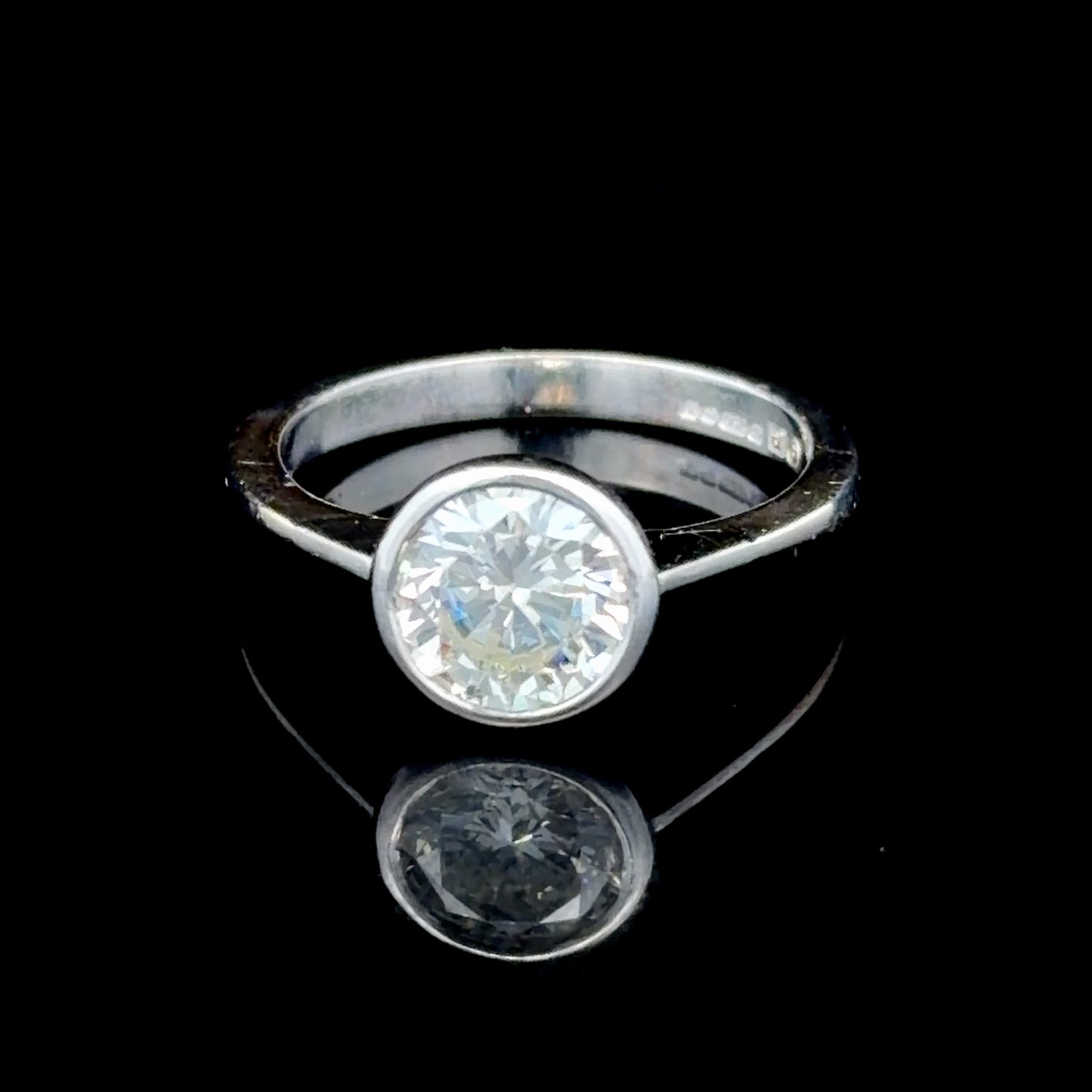 18k White Gold Bezel Set Diamond Solitaire Ring Appx O.95 Cts
