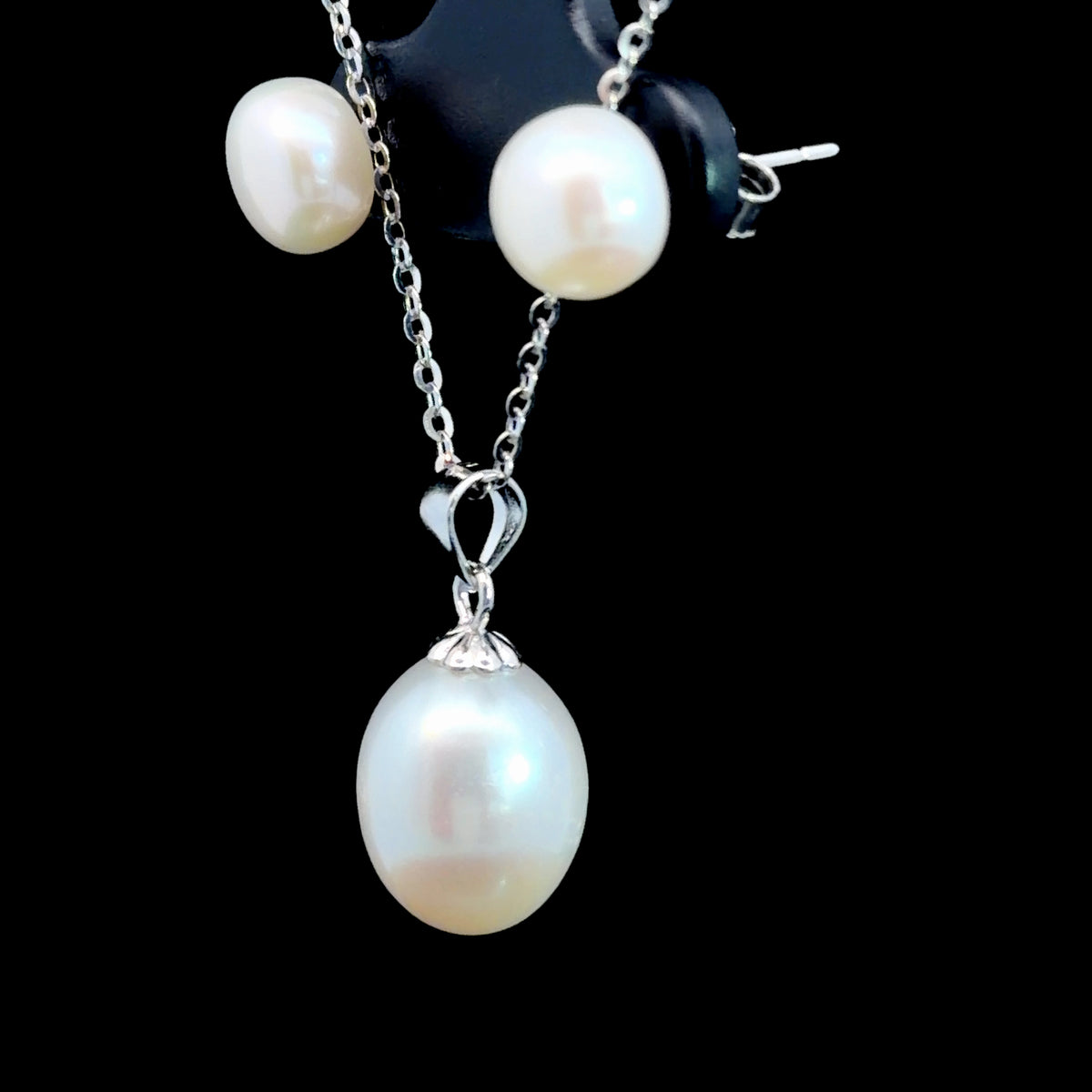 lovely Silver Oval Drop Pendant & Button Pearl Stud Earring Set