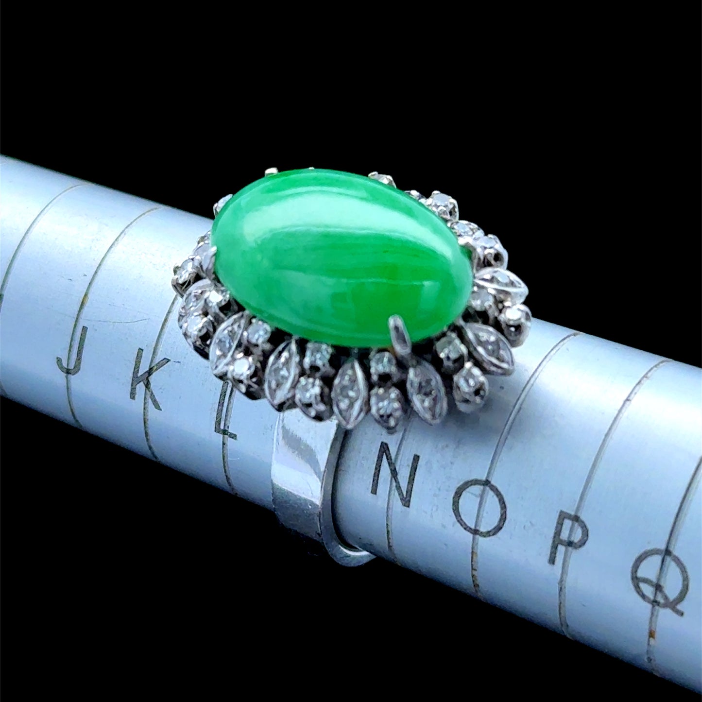 28k White Gold Jade & Diamond Ring Appx. 1.0 Cts