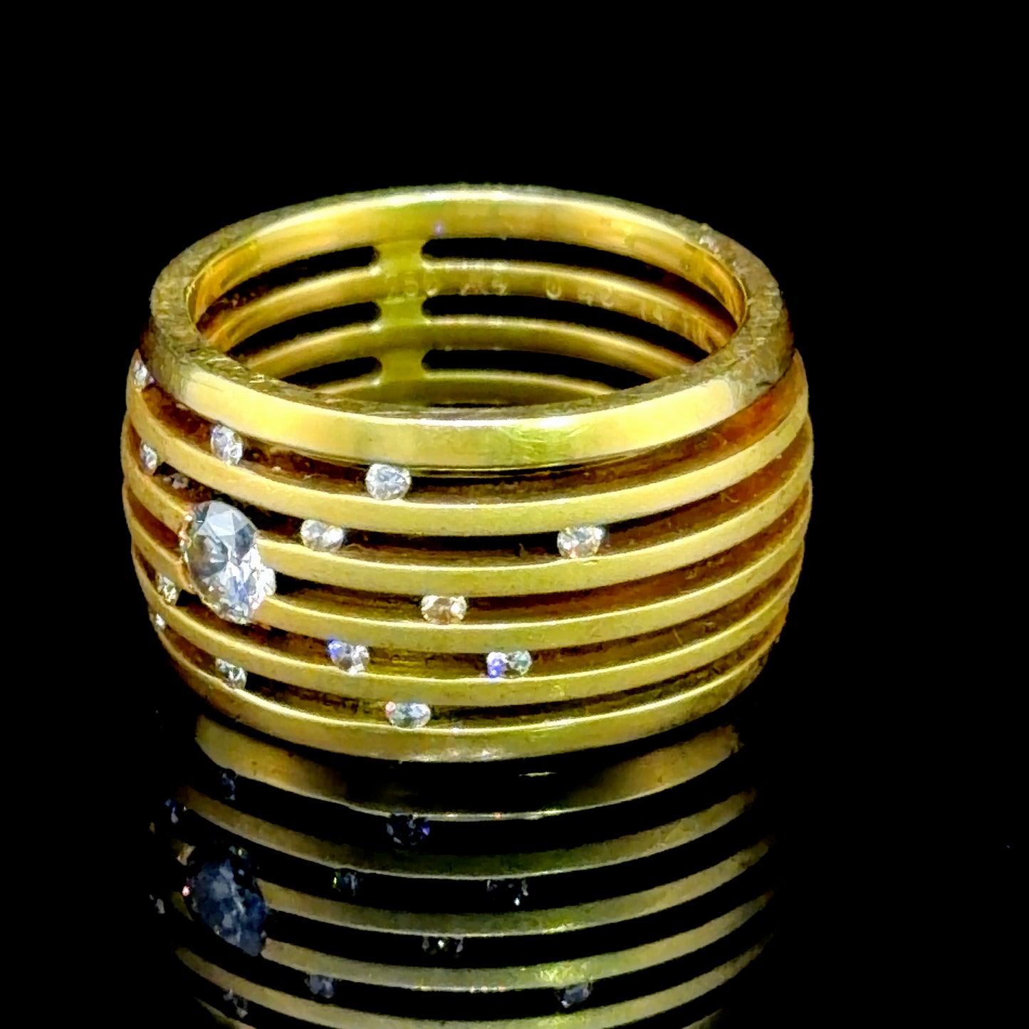 Wonderful 18k Ribbed Spherical Diamond Ring Marked “AG” Gioelli? Stamped VSi 0.4 Cts.