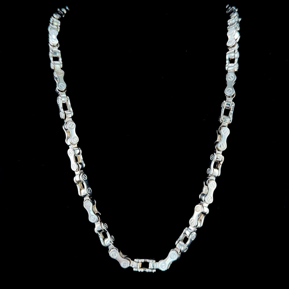 Lovely Silver Motorbike Chain Link Necklace 20 Inches Long Weighing 44.5