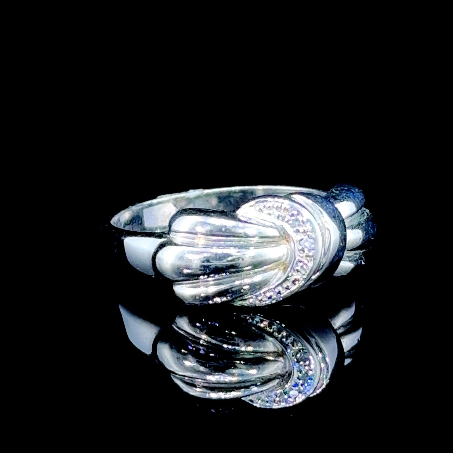 9K White Gold Diamond Bow Ring