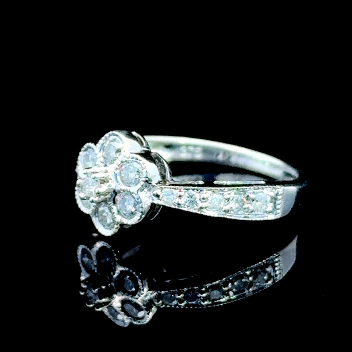 Pretty 9K White Gold Diamond Daisy Cluster Ring with Diamonds to Shoulders 0.5 CTS