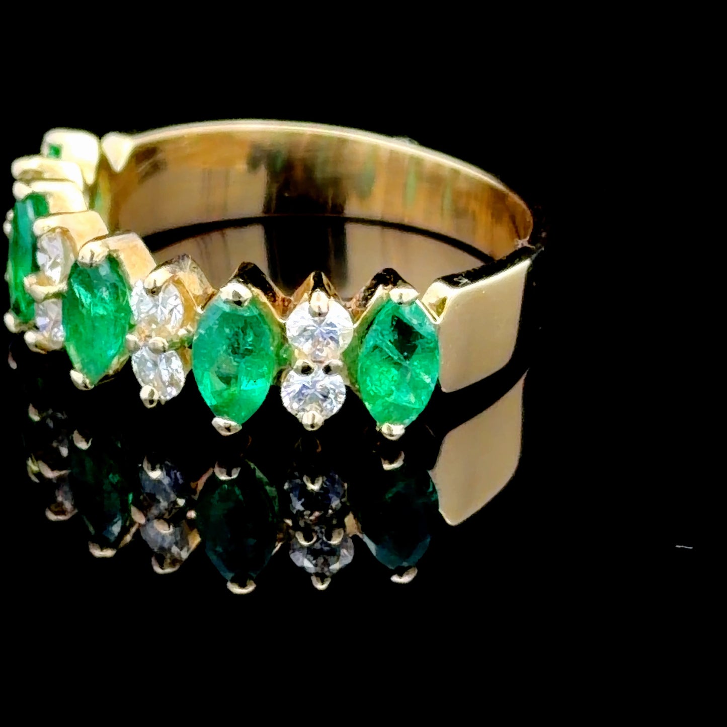 18k Yellow Gold Marquise Emerald & Diamond Band Ring Appx E:1.0 Dia:0.8 Cts