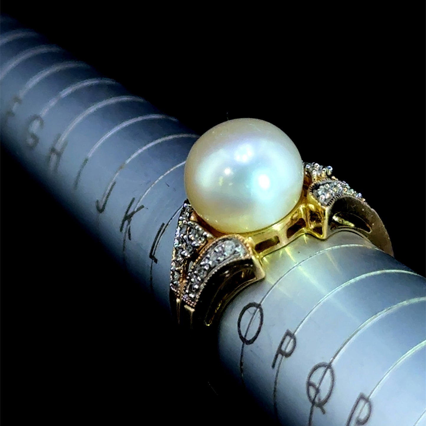14K Yellow Gold Pearl & Diamond Ring