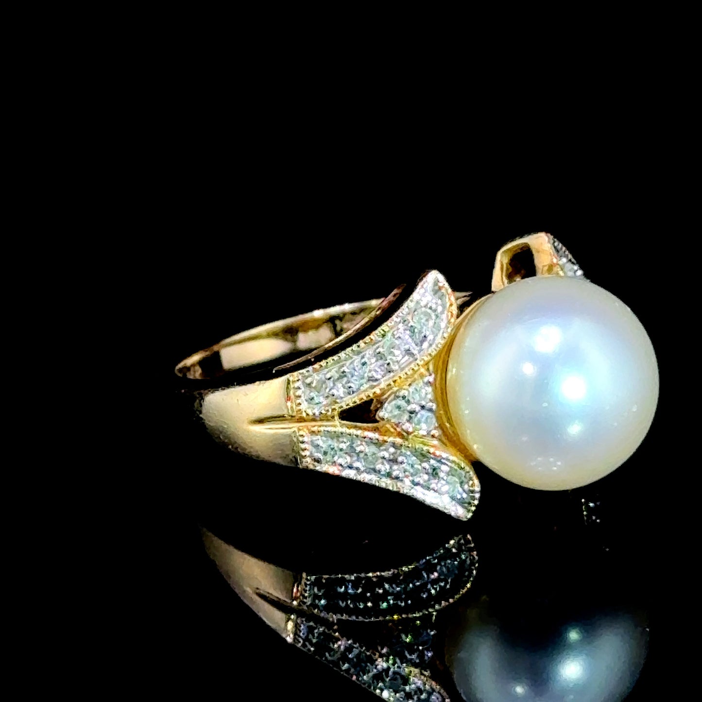 14K Yellow Gold Pearl & Diamond Ring