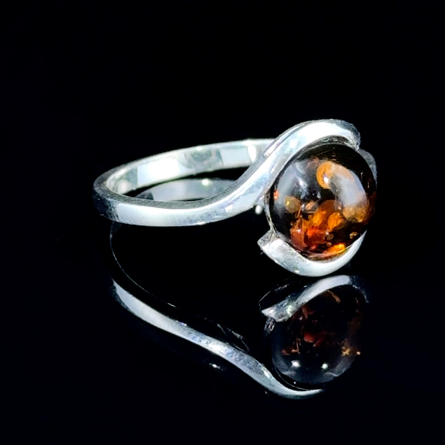 Delightful Silver & Cabouchon Amber Swirl Ring