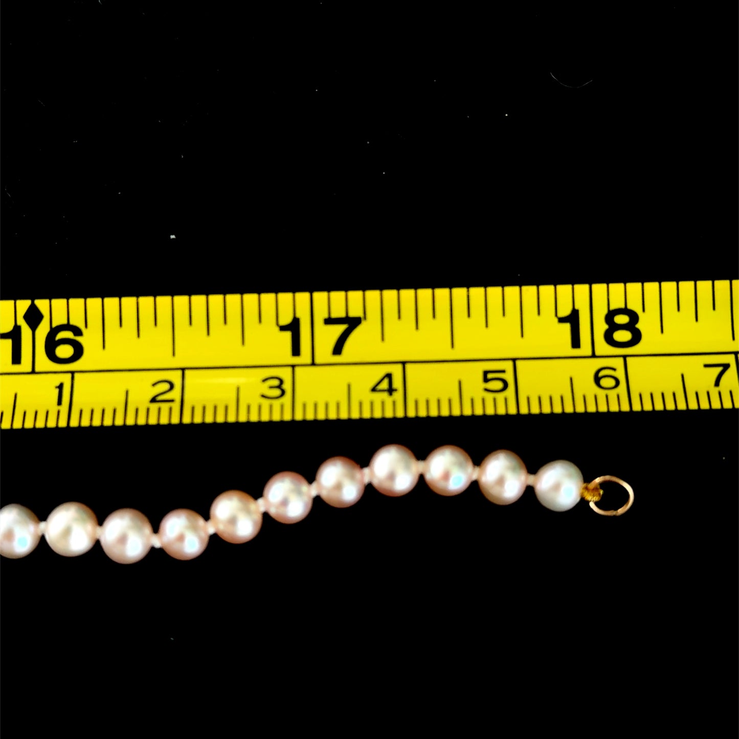 Very Pretty Pink Pearl Necklace Having A 9k Yellow Gold Clasp 18” Long
