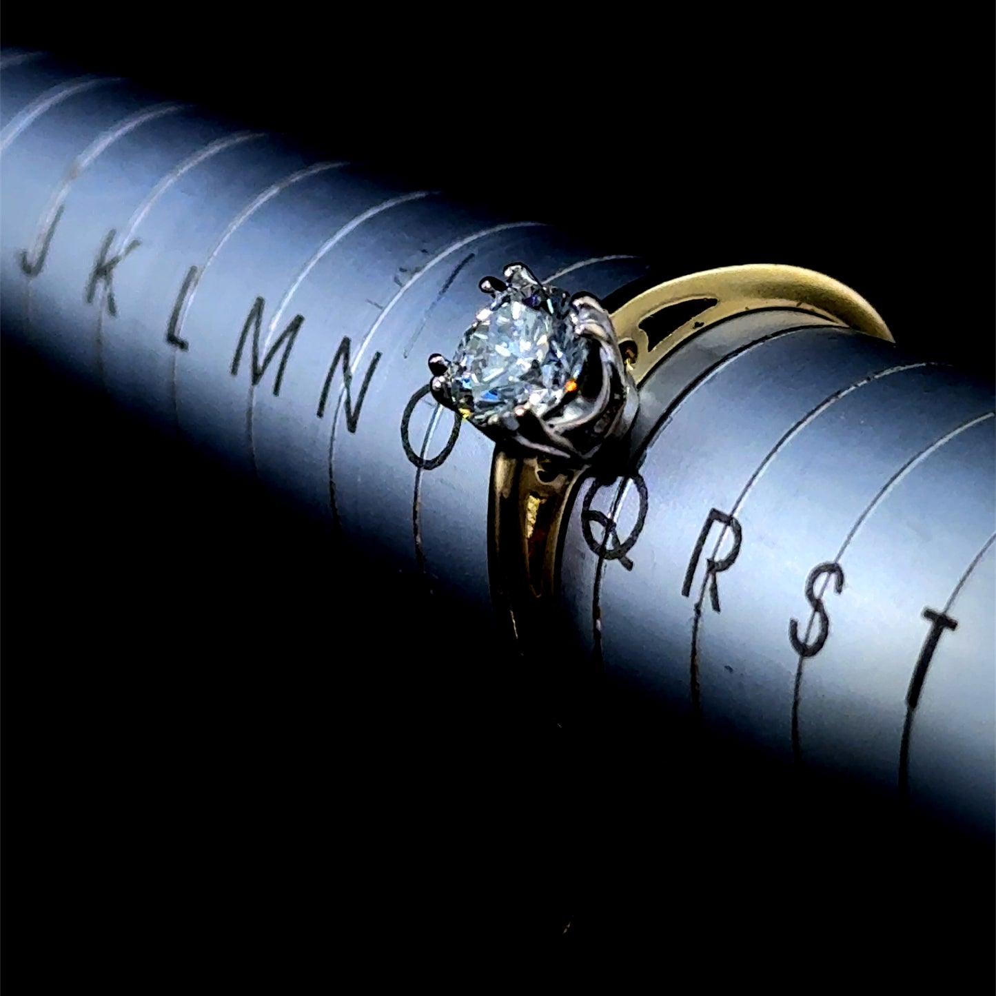 18K Yellow Gold Diamond Solitaire Ring 0.89 CTS