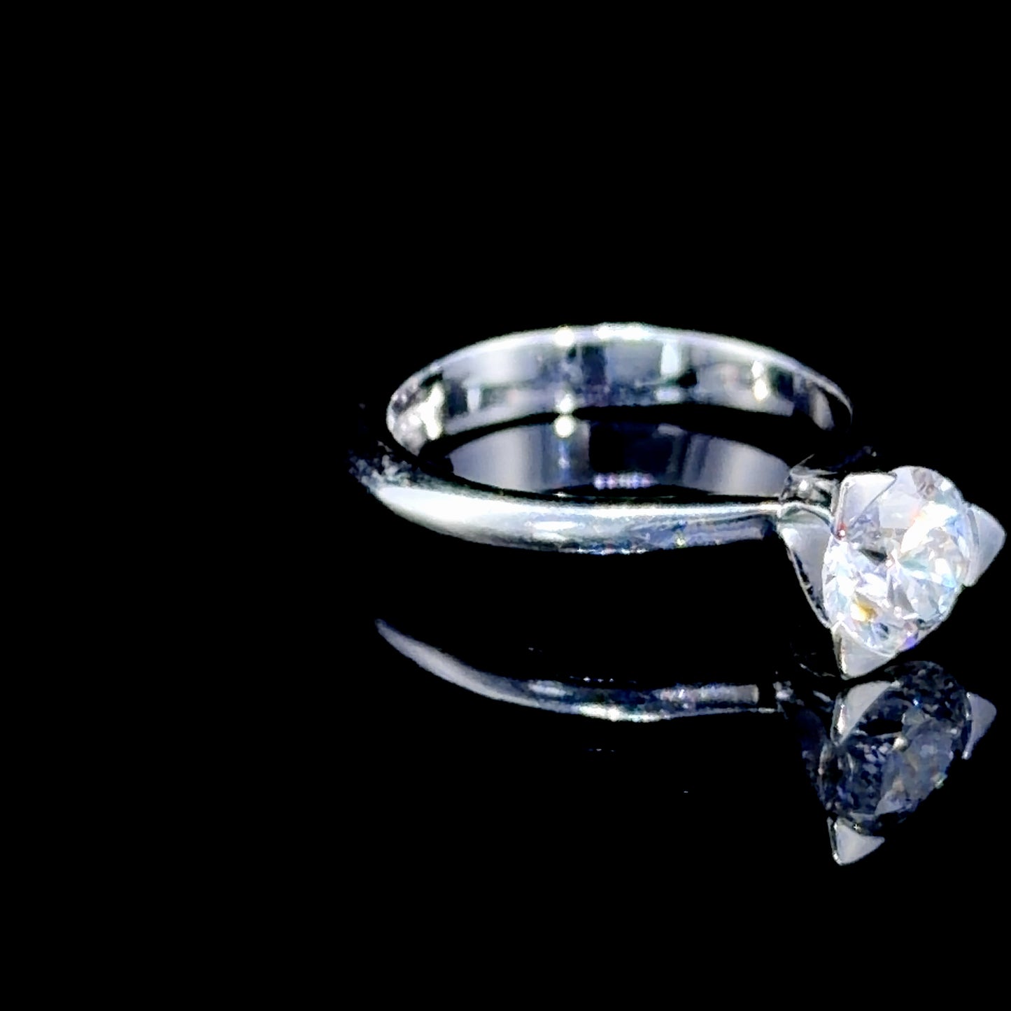 Fabulous 18k White Gold Diamond Solitaire 0.9cts IGI Certified VS2 I Colour