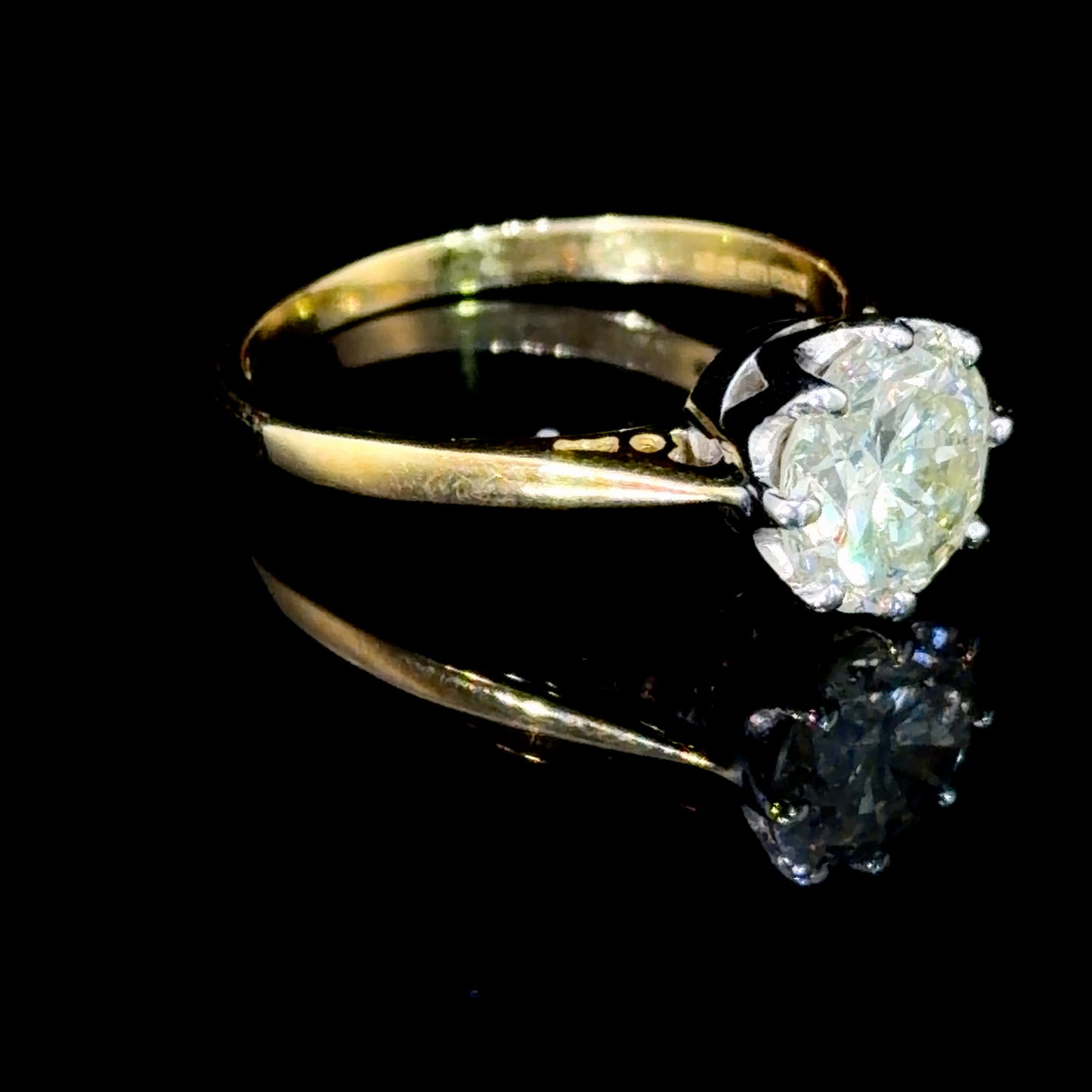Lovely 18k Diamond Solitaire Ring of 1.88 Cts I1 L Colour