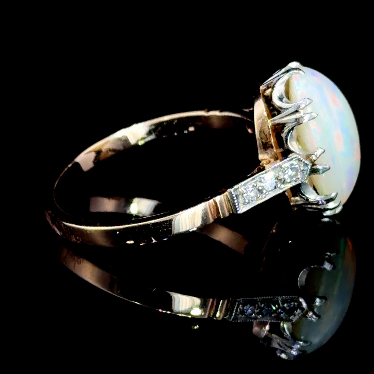 Stunning 15k Opal & Diamond Vintage Ring