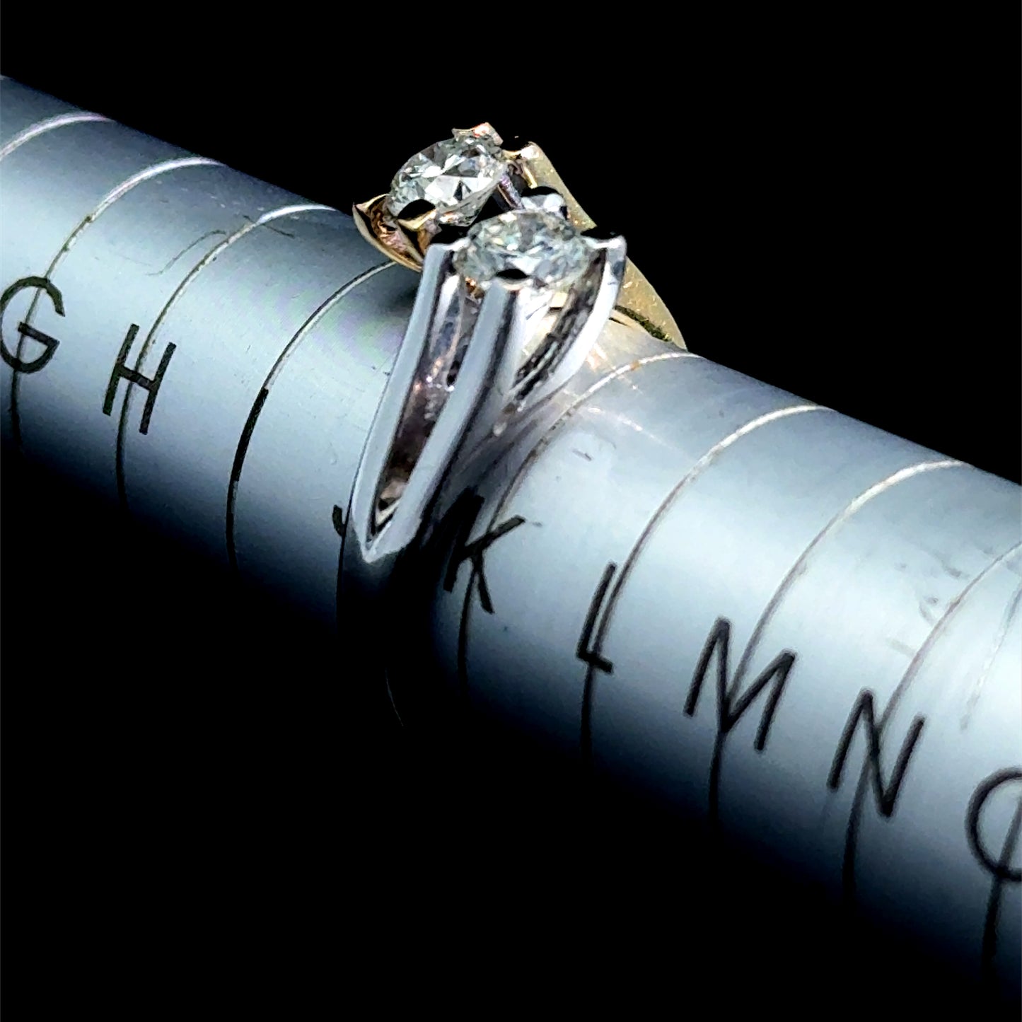 18K 2 Tone Moi Et Toi Diamond Ring: 0.7 CTS VS2 Si1