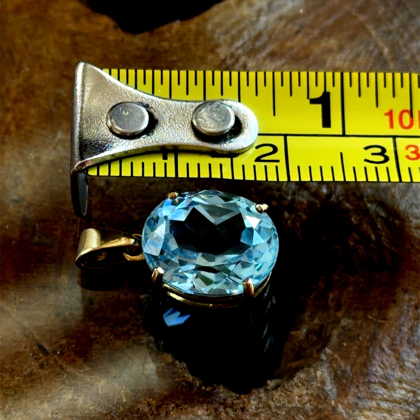9k Yellow Gold Oval Blue Topaz Pendant