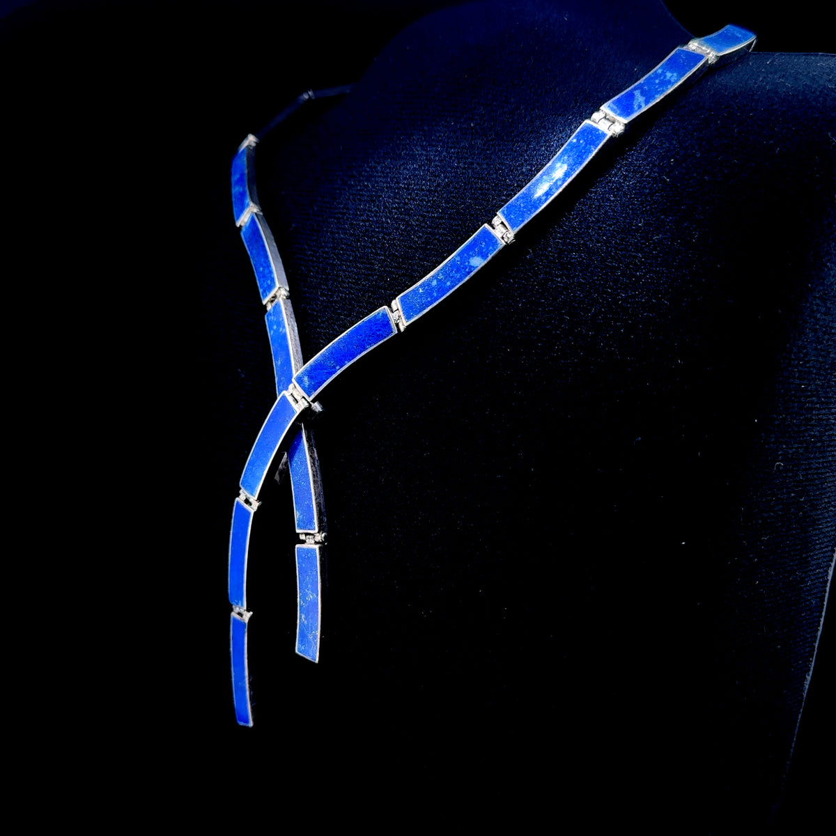 Fabulous Silver Articulated Lapis Lazuli With Front Fastening Clip Necklace