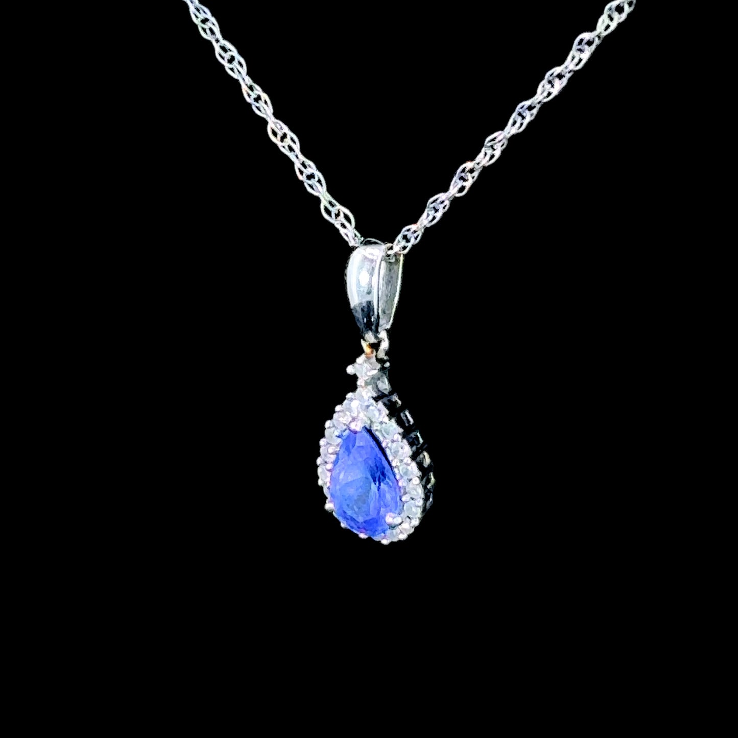 18K White Gold Tanzanite & Diamond Pendant & Chain