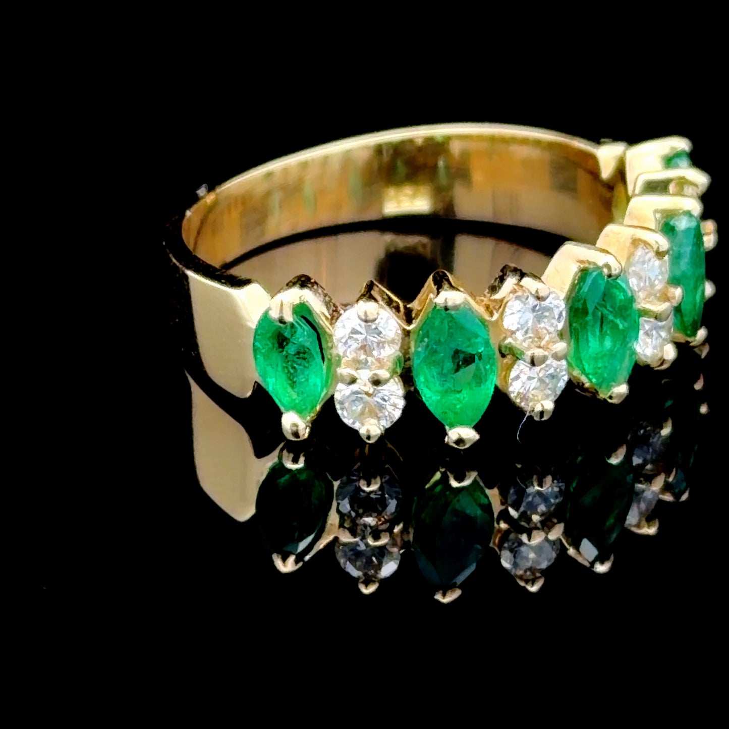18k Yellow Gold Marquise Emerald & Diamond Band Ring Appx E:1.0 Dia:0.8 Cts