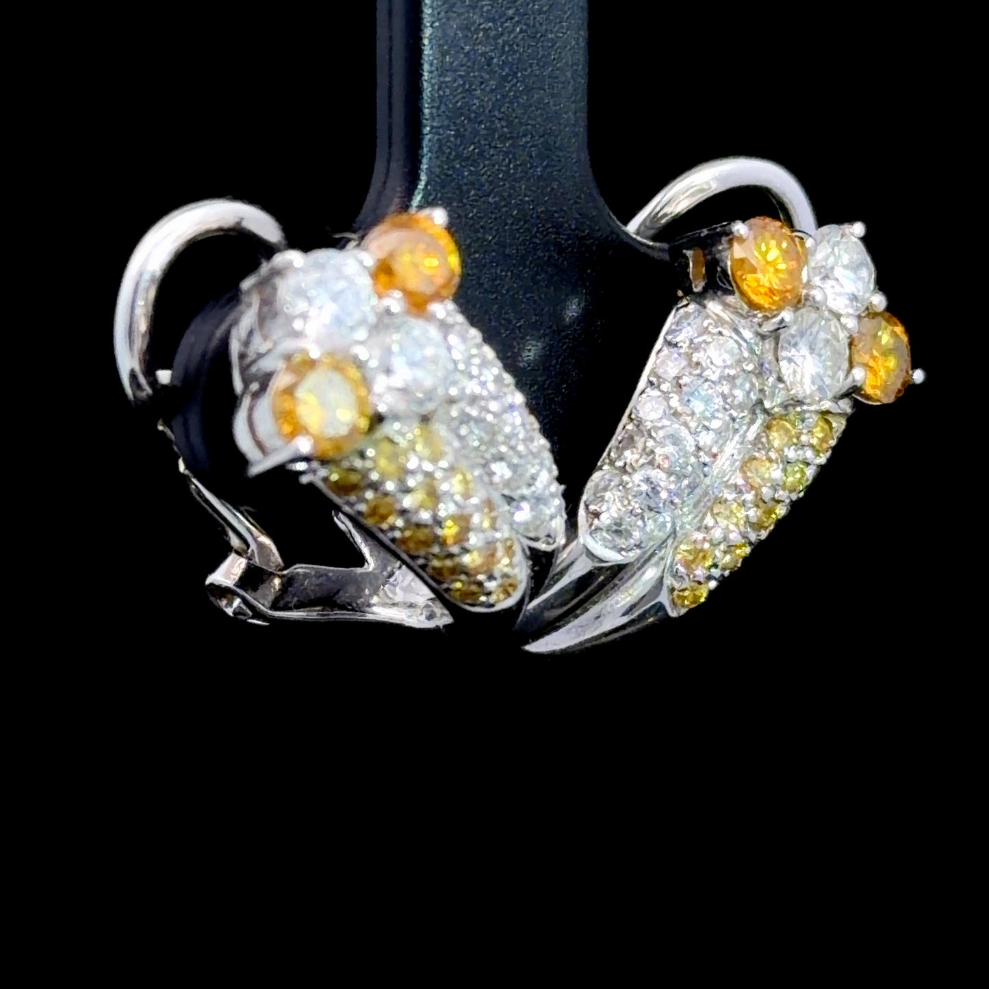 Beautiful 18k White Gold Coloured Diamond Clip Earrings Appx 1.5 Cts