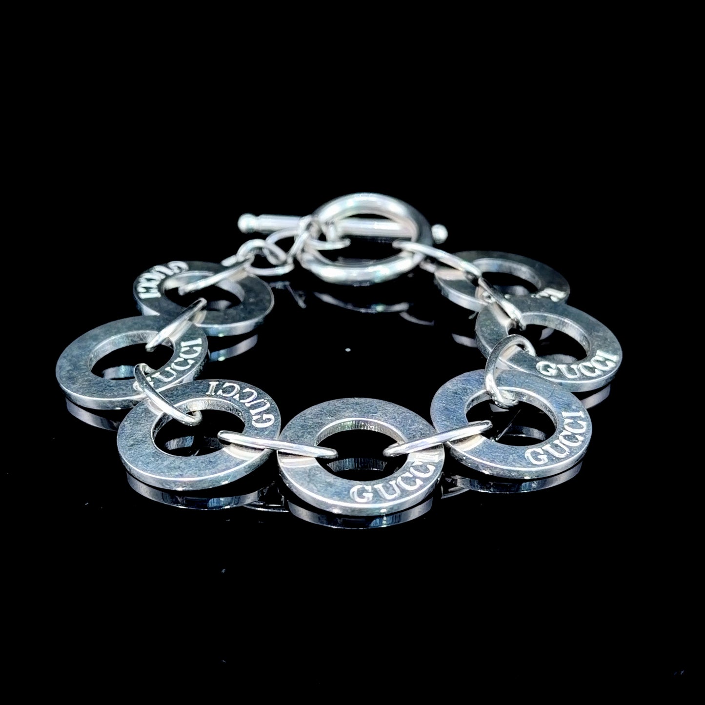 Silver Gucci Interlocking Circles Toggle Bracelet 71/2” Long
