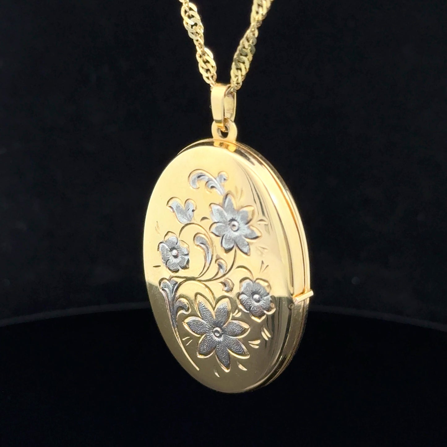 9K Yellow Gold Floral Locket