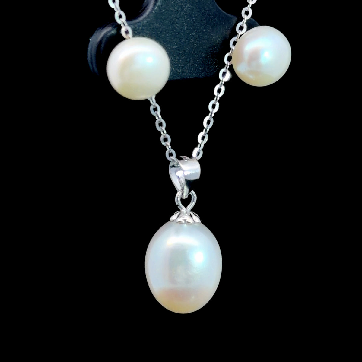 lovely Silver Oval Drop Pendant & Button Pearl Stud Earring Set