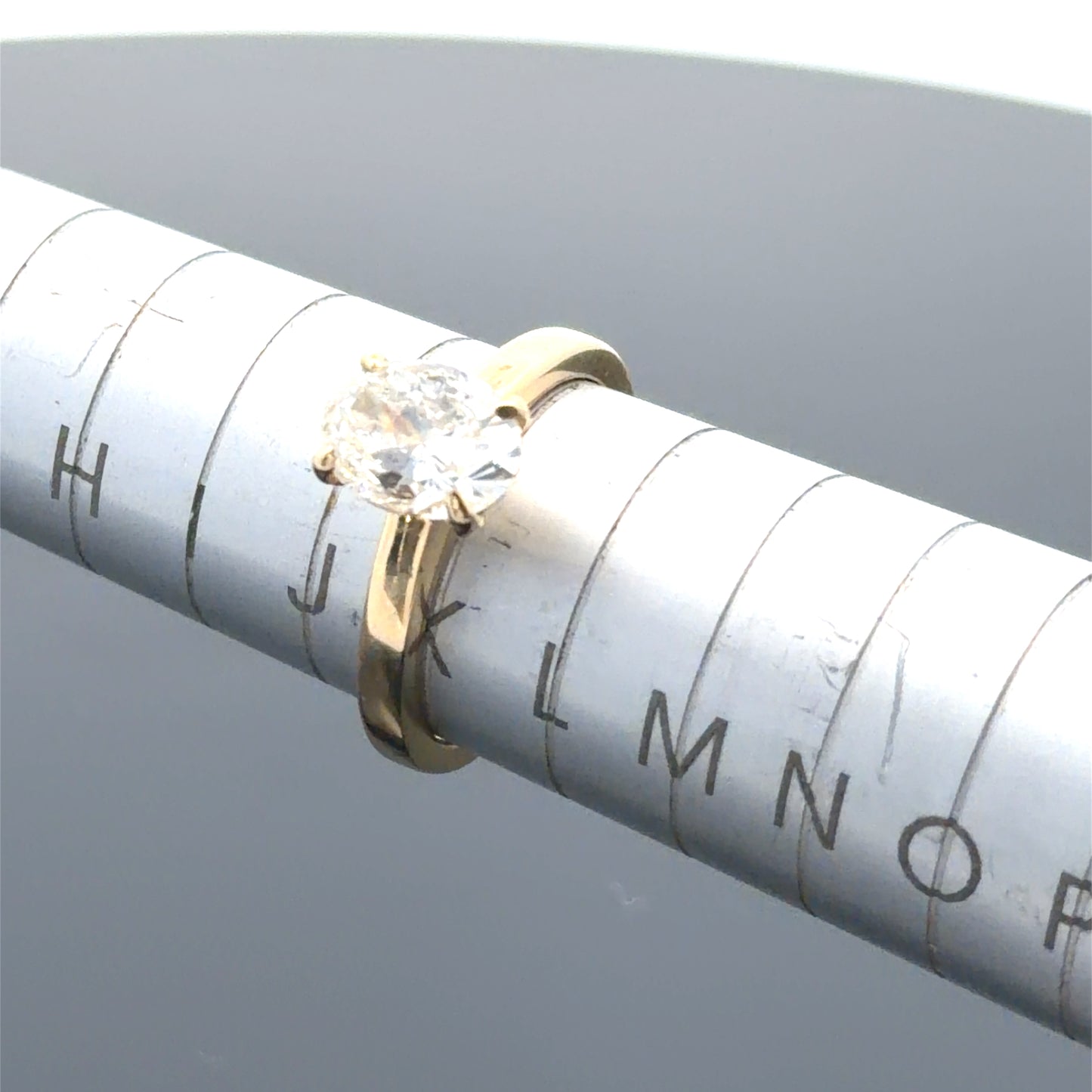 18k Yellow Gold Oval Diamond solitaire Ring GIA Certificate K Si2