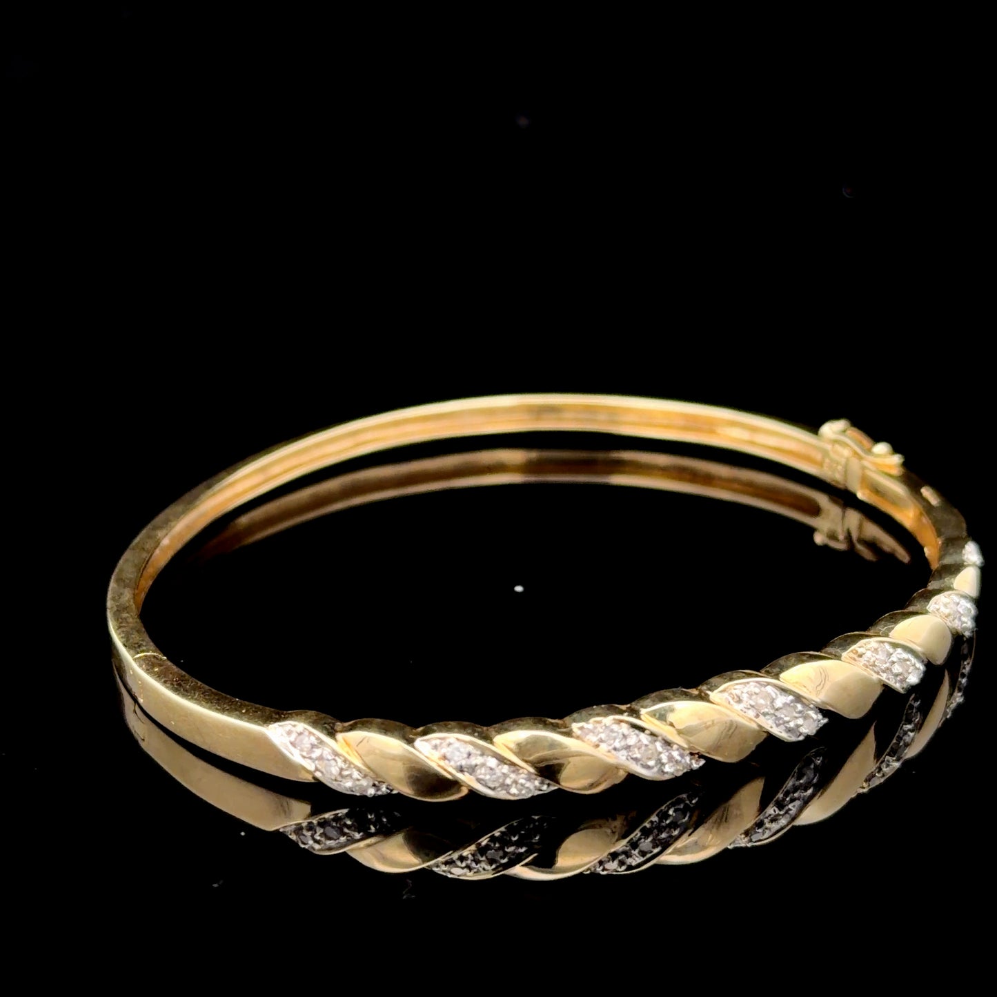9k Yellow Gold Twisted Diamond Pavé Hinged Bangle Appx 0.6 cts