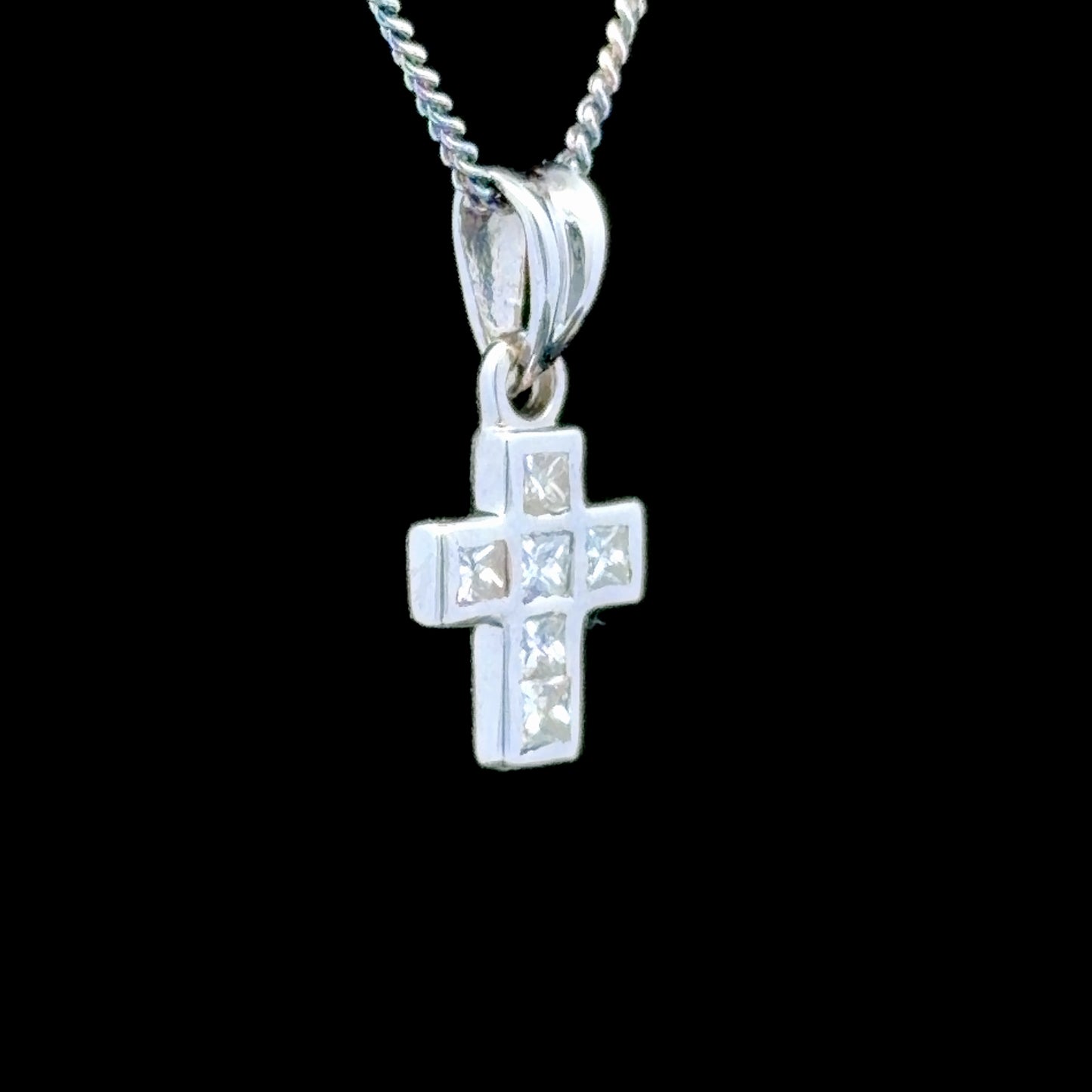 18k White Gold Princess Cut Diamond Cross Appx 0.25 Cts