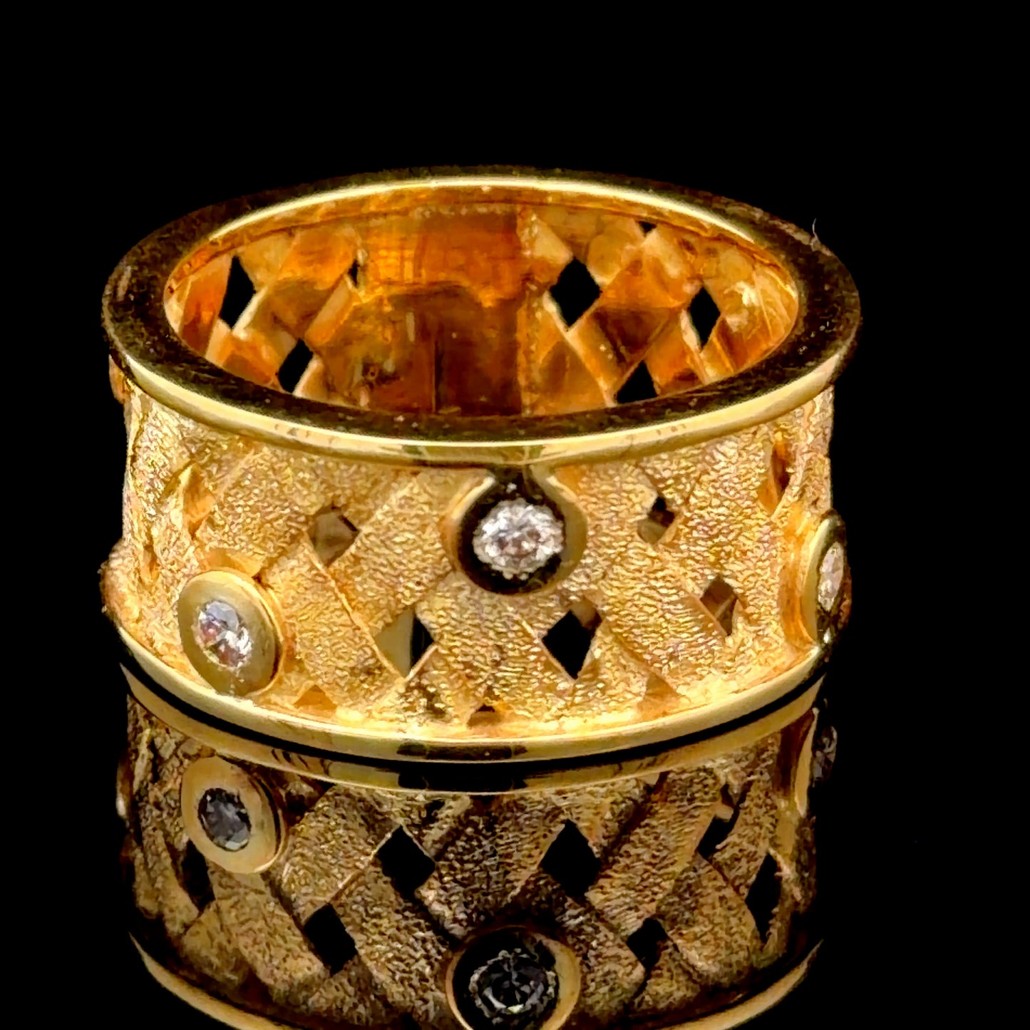 Vintage 18K Yellow Gold & Diamond Woven Band Appx 0.25 cts