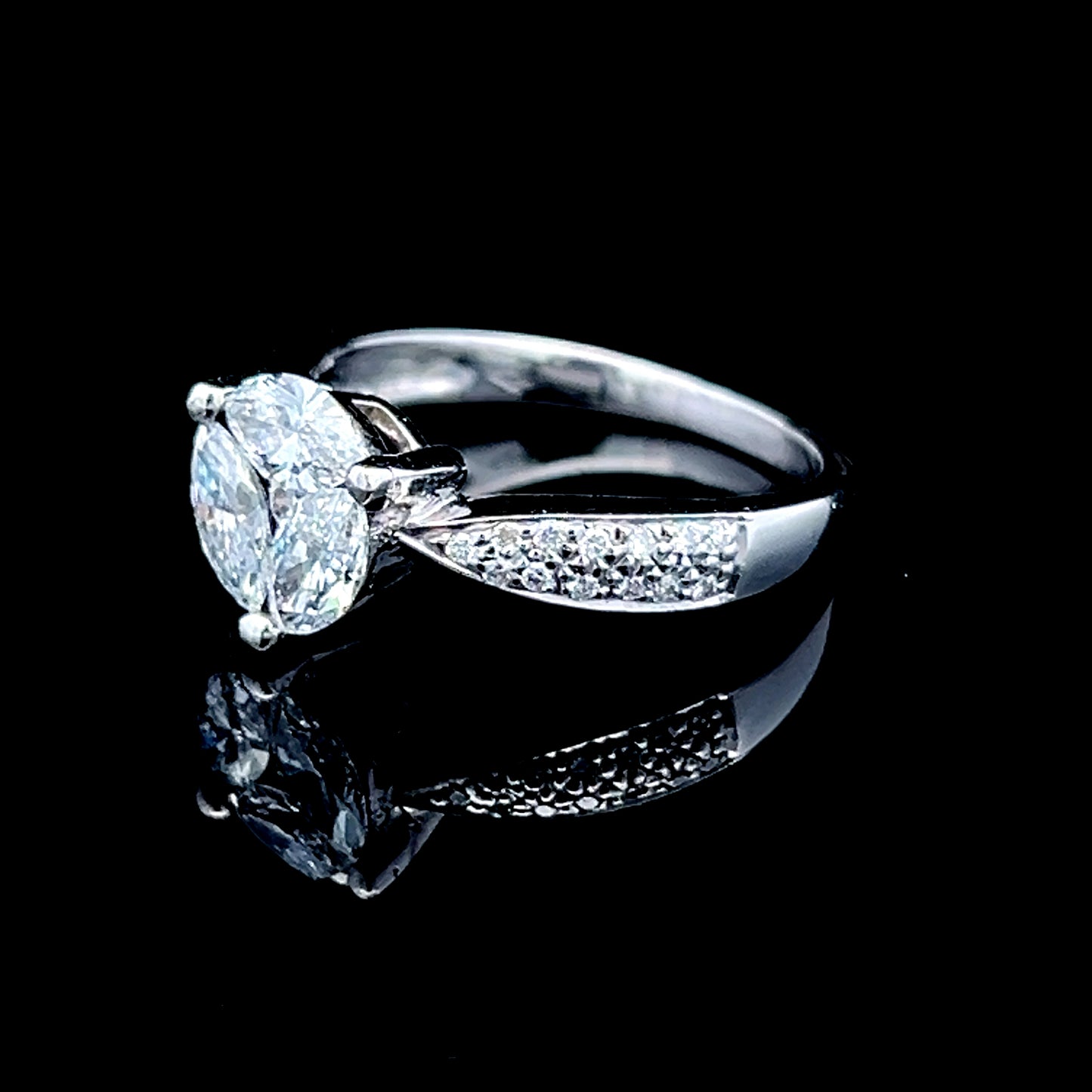 18K White Gold Diamond Ring With Diamonds To Shoulders