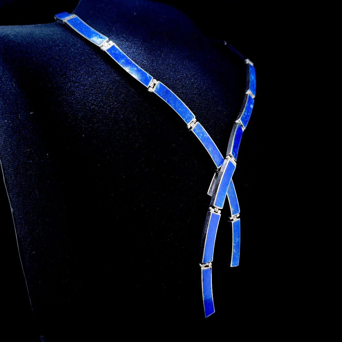 Fabulous Silver Articulated Lapis Lazuli With Front Fastening Clip Necklace