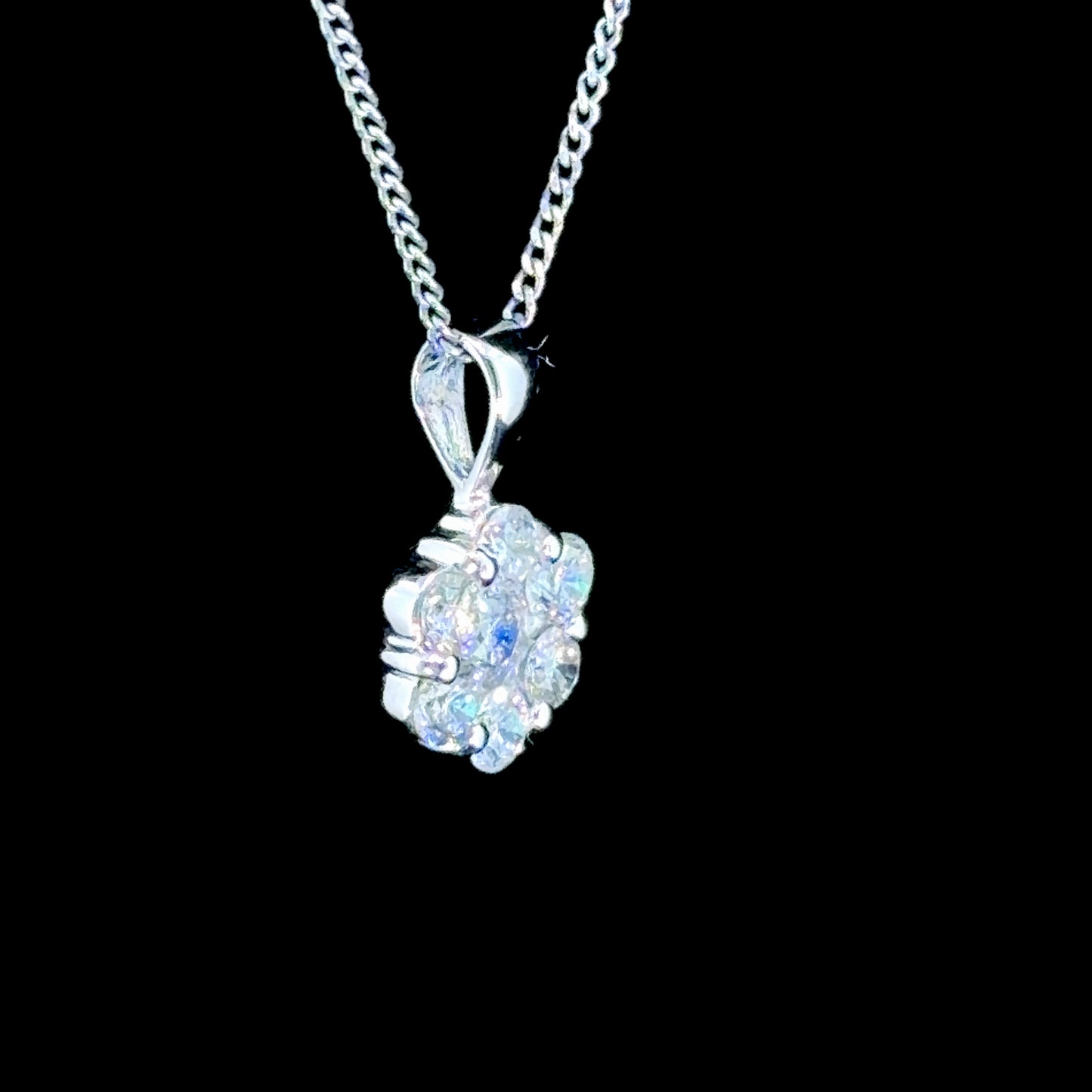 Pretty 18k White Gold Diamond Daisy Pendant (Only) Appx O.6 Cts