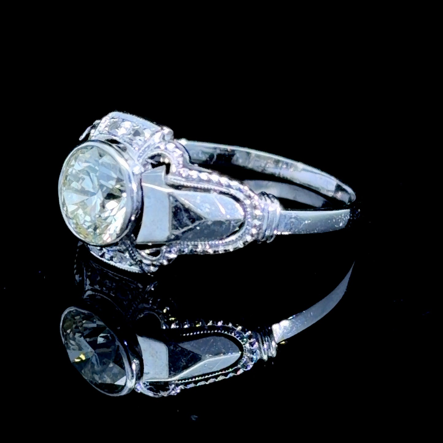 A Lovely Deco Platinum Diamond Solitaire In a Highly Polished Diamond Mount Appx 1.0 Ct Centre Stone Si2 J-K