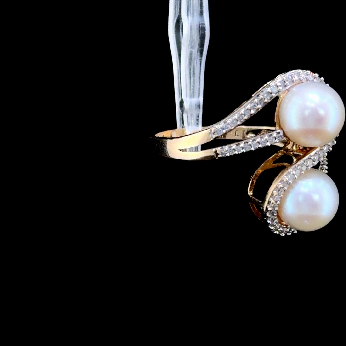 14k Yellow Gold Very Stylish Pearl & Diamond Twist Ring