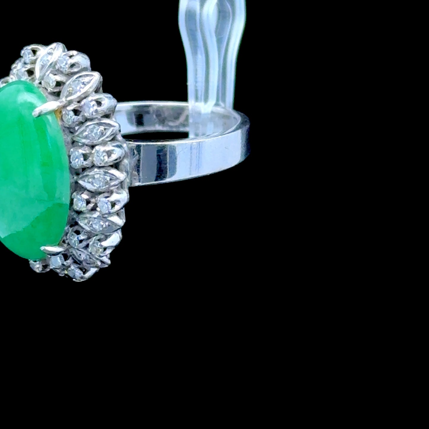 28k White Gold Jade & Diamond Ring Appx. 1.0 Cts