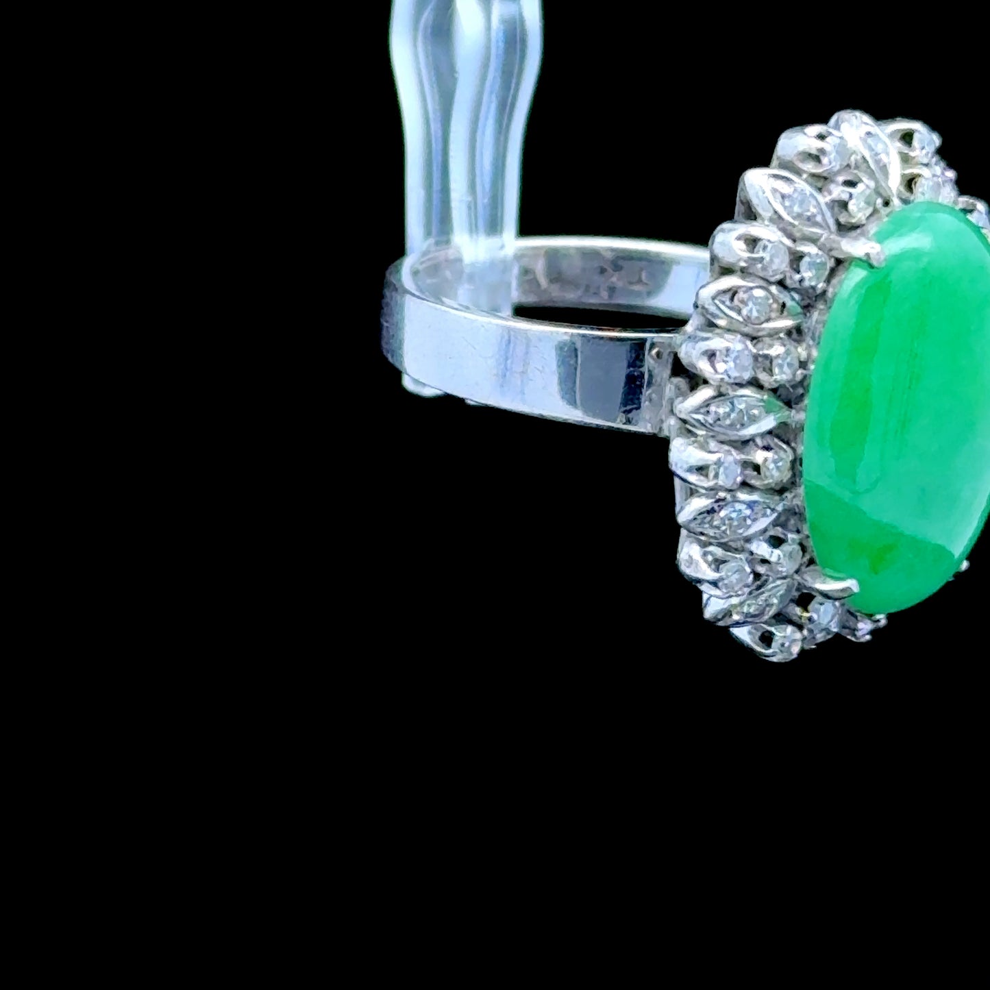 28k White Gold Jade & Diamond Ring Appx. 1.0 Cts
