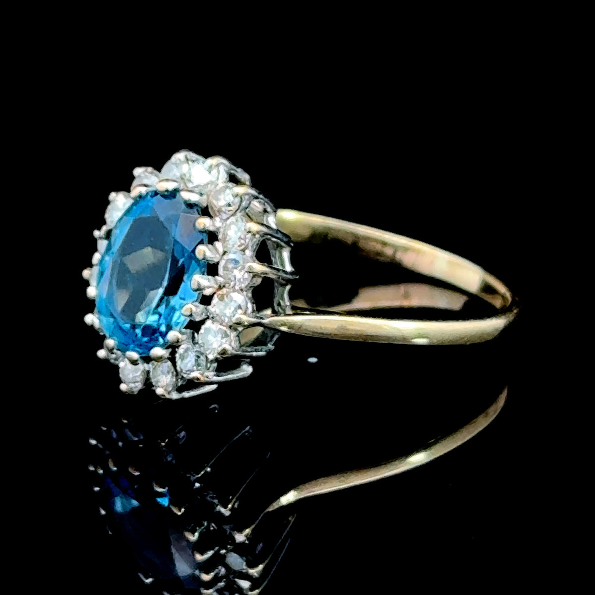Fabulous 9K Yellow Gold Blue Topaz & Diamond Cluster Ring