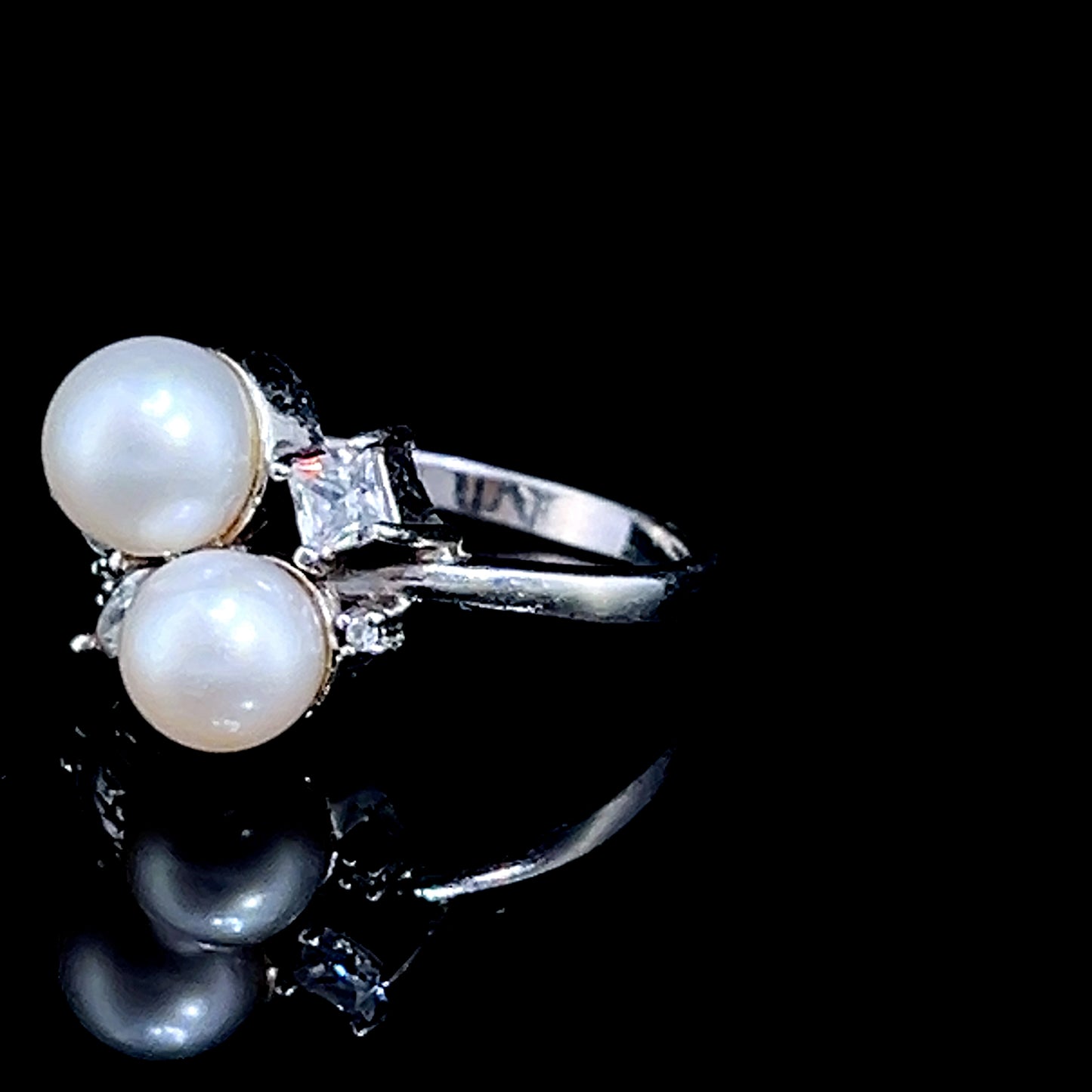 Silver Pearl & Cubic Zirconia Ring