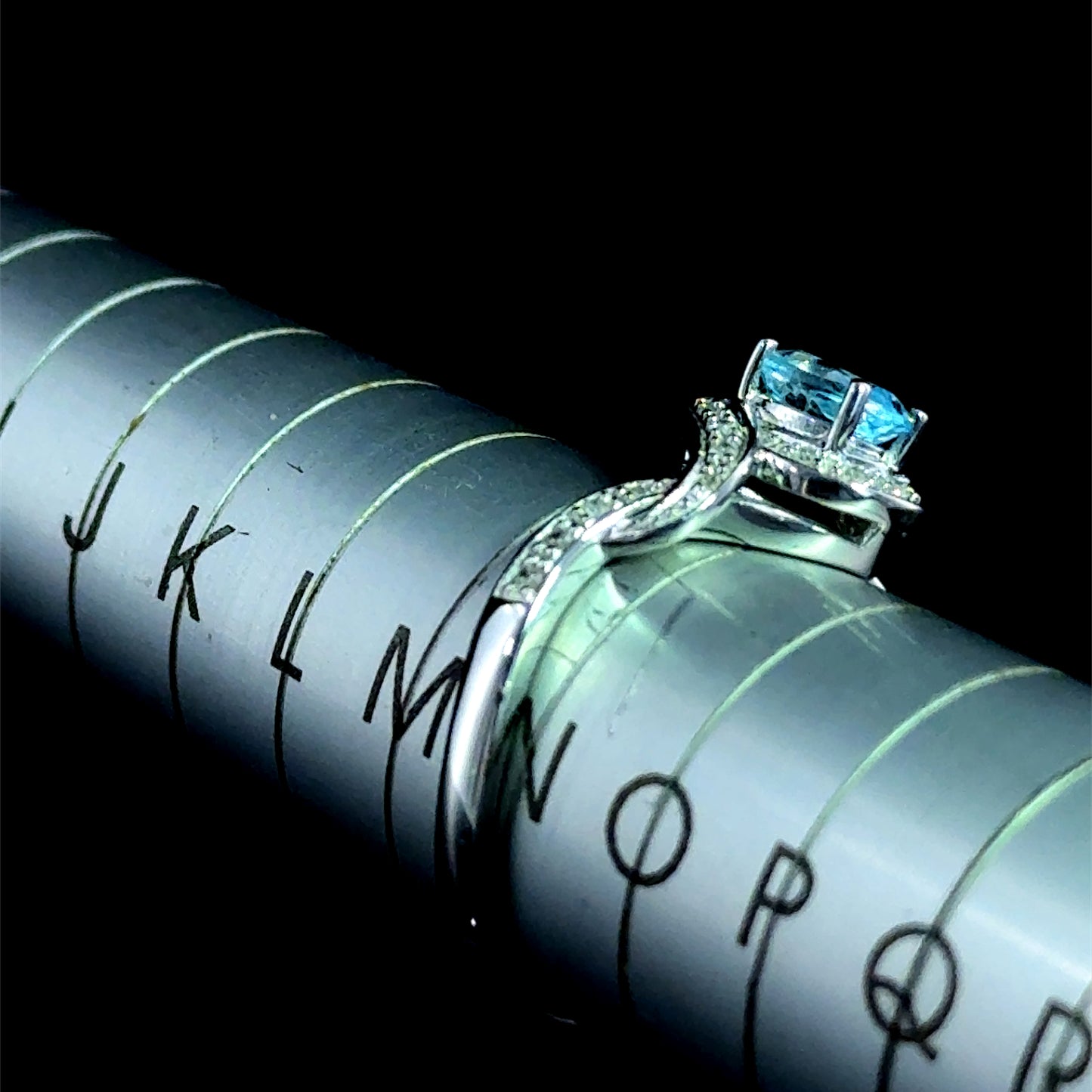 9K White Gold Aquamarine Twist Ring