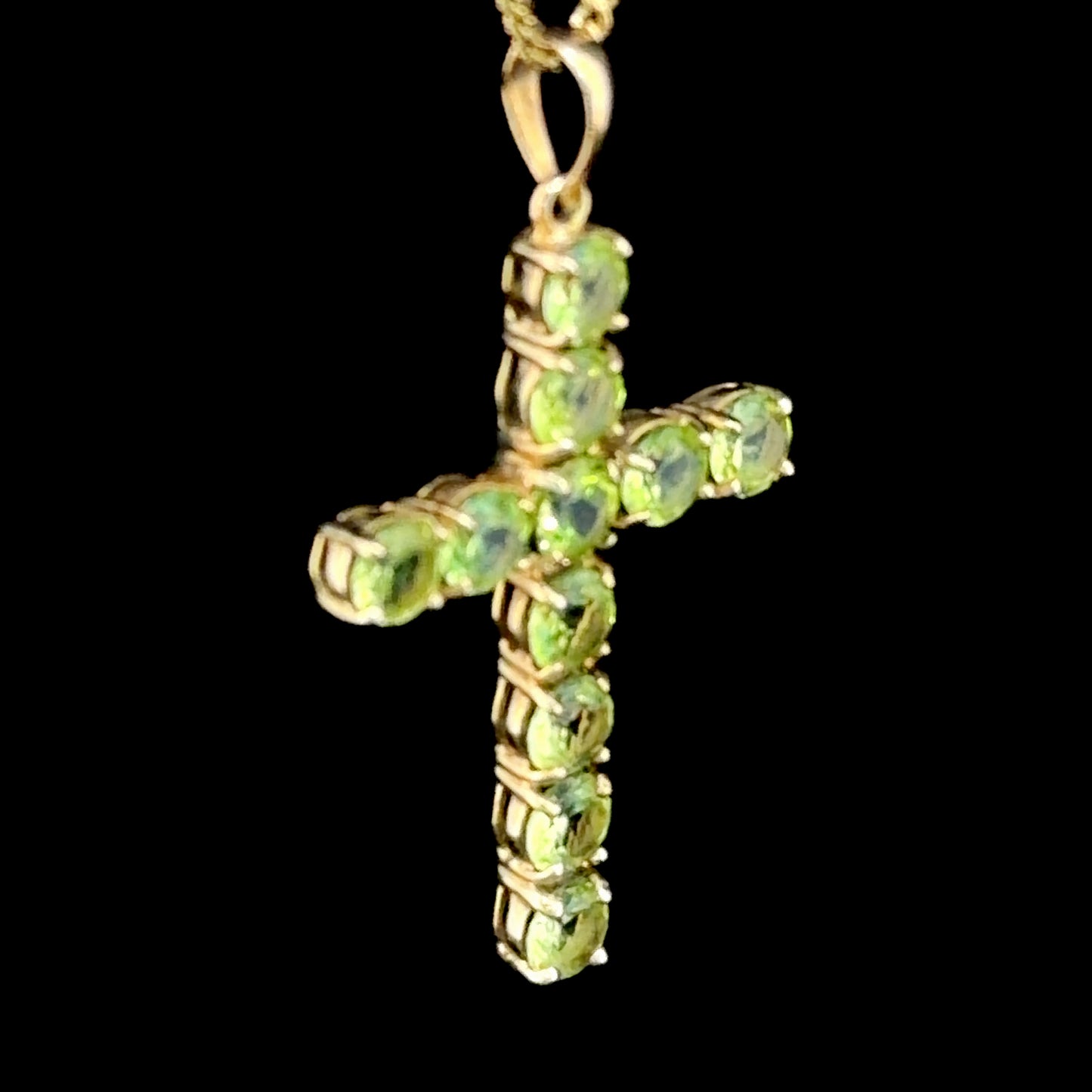 Lovely 9k Yellow Gold Peridot Cross Pendant