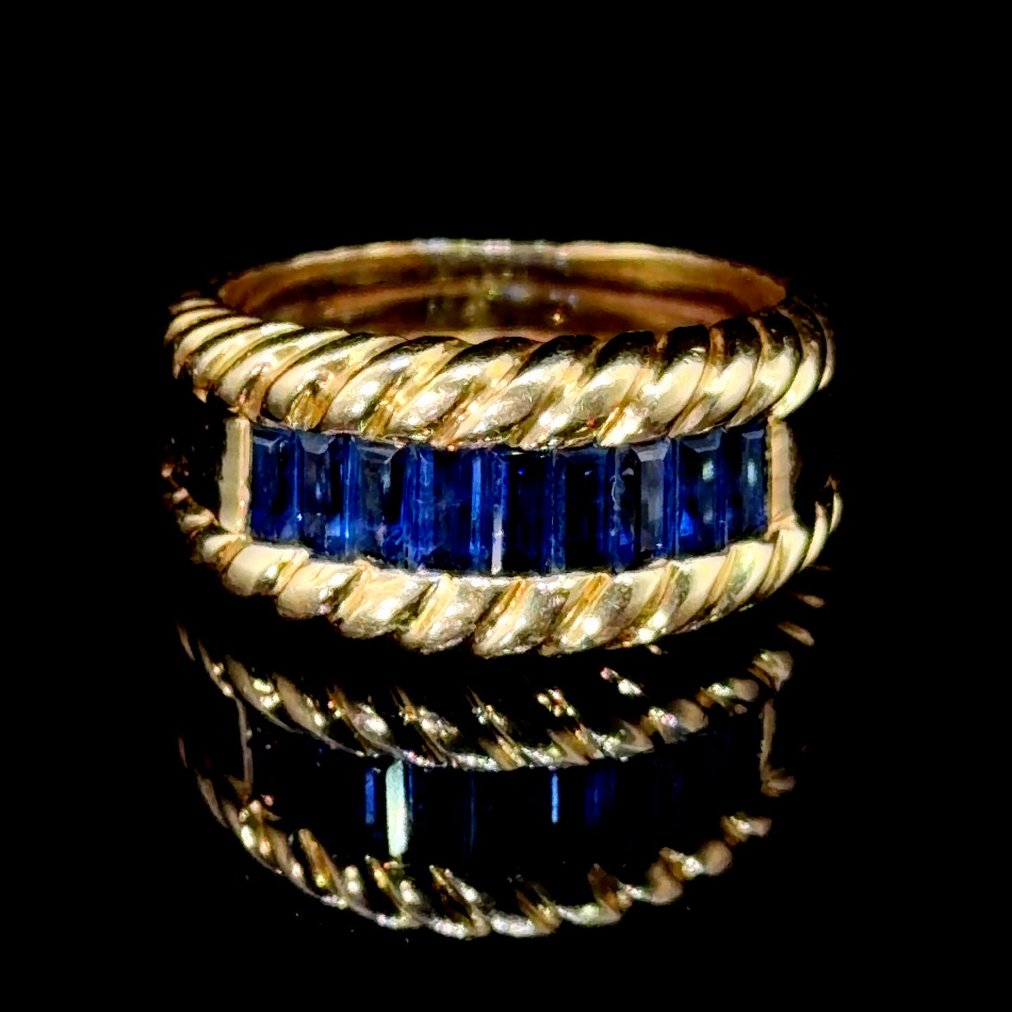 Stunning Vivid Blue 18k Yellow Gold Baguette Sapphire Band Ring Appx 1.0 Cts