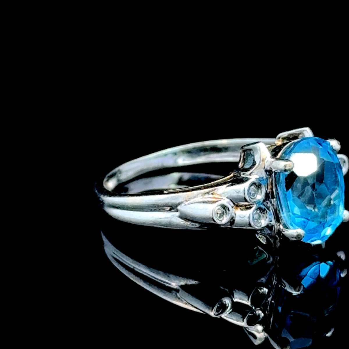 9K White Gold Blue Topaz & Diamond Ring