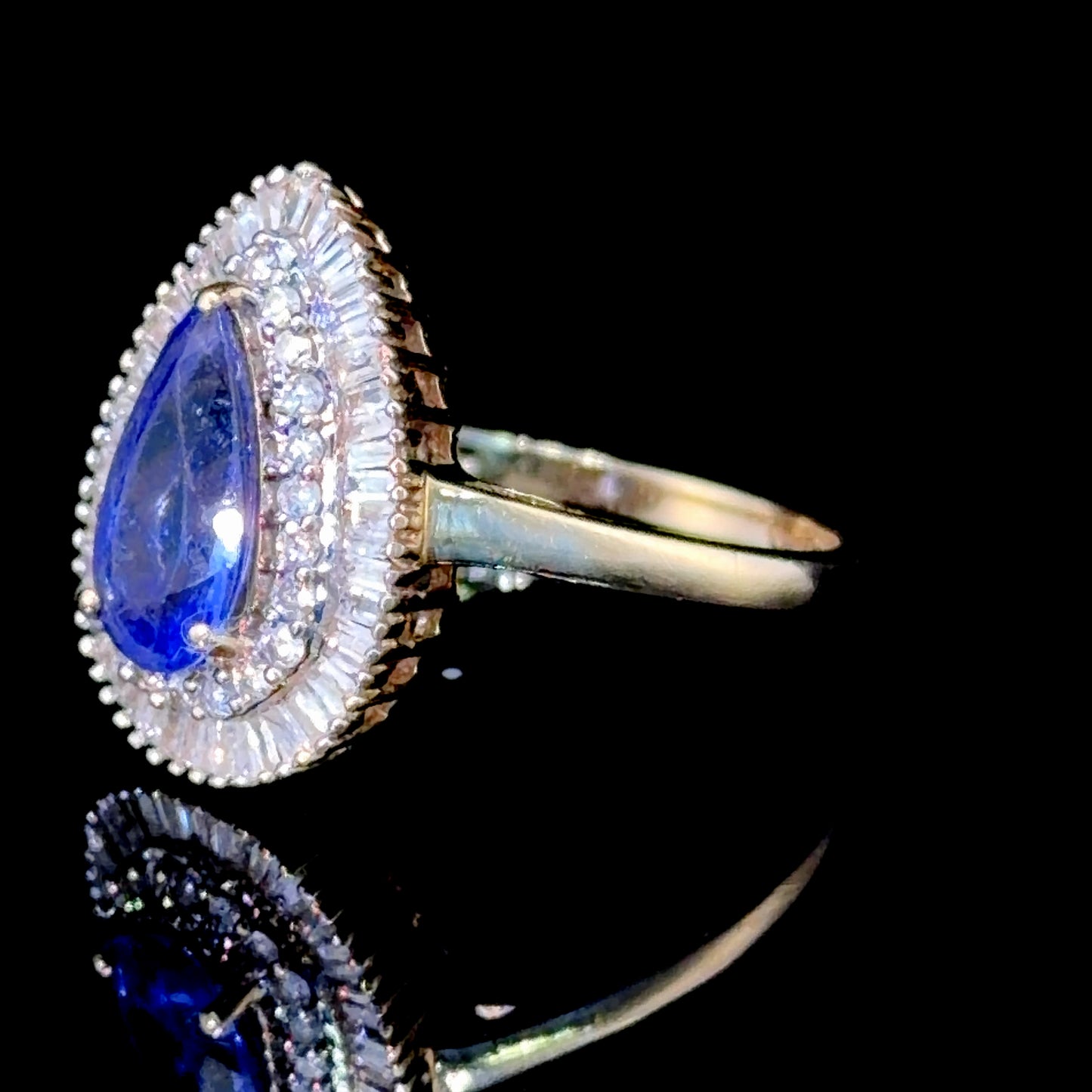 Stunning 14k Yellow Gold Baguette & Round Cut Diamond & Tanzanite Pear Halo Ring Appx D:1.0 Cts T:2.5 Cts