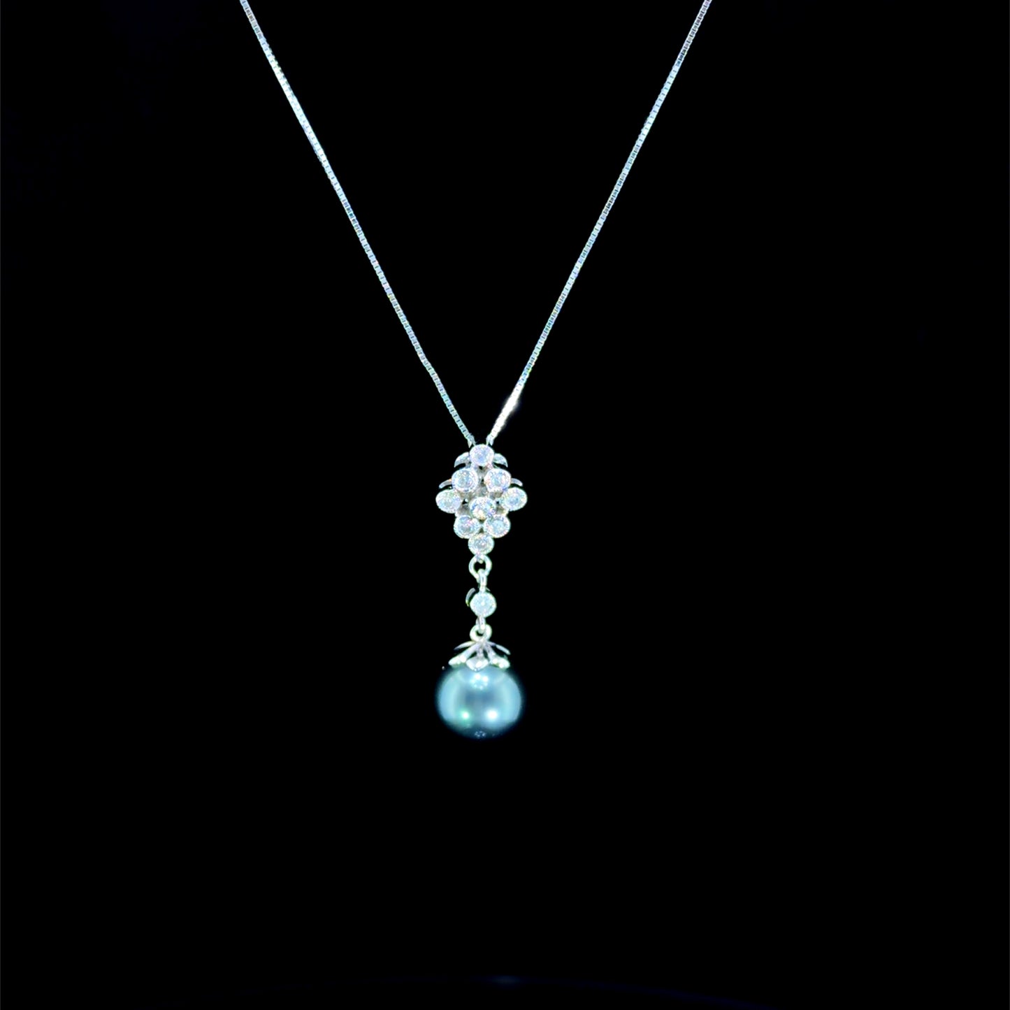 Beautiful 14k White Gold Black Tahitian Pear & Diamond Drop Pendant & Chain Appx 0.6 Cts