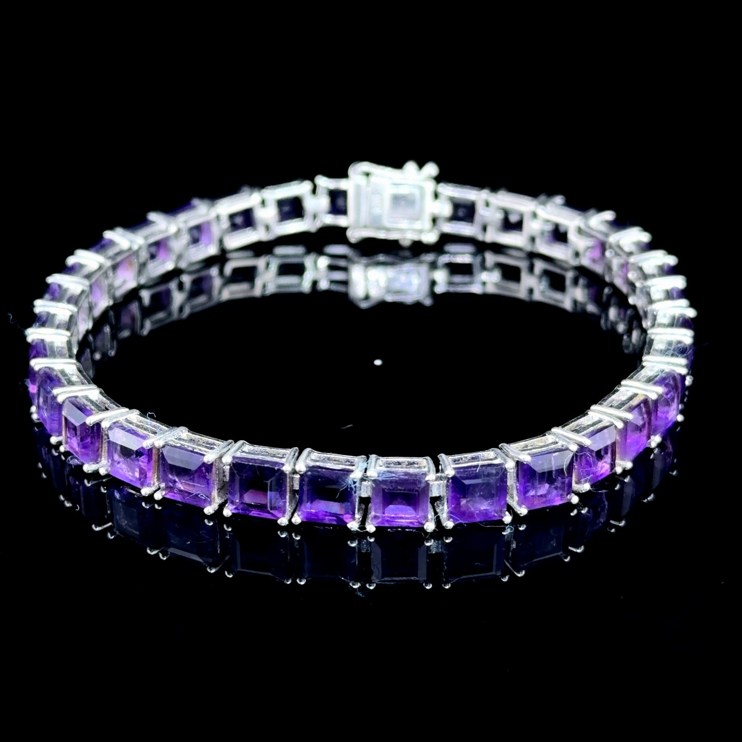 Lovely Silver & Square Cut Amethyst Bracelet 7.5 Inches Long