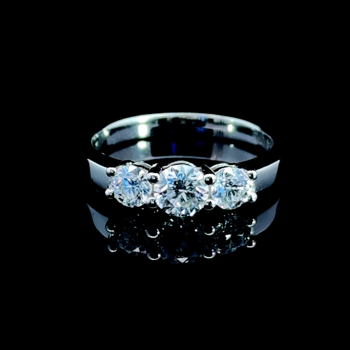 Stunning 18K White Gold Diamond Trilogy Ring 0.75 CTS