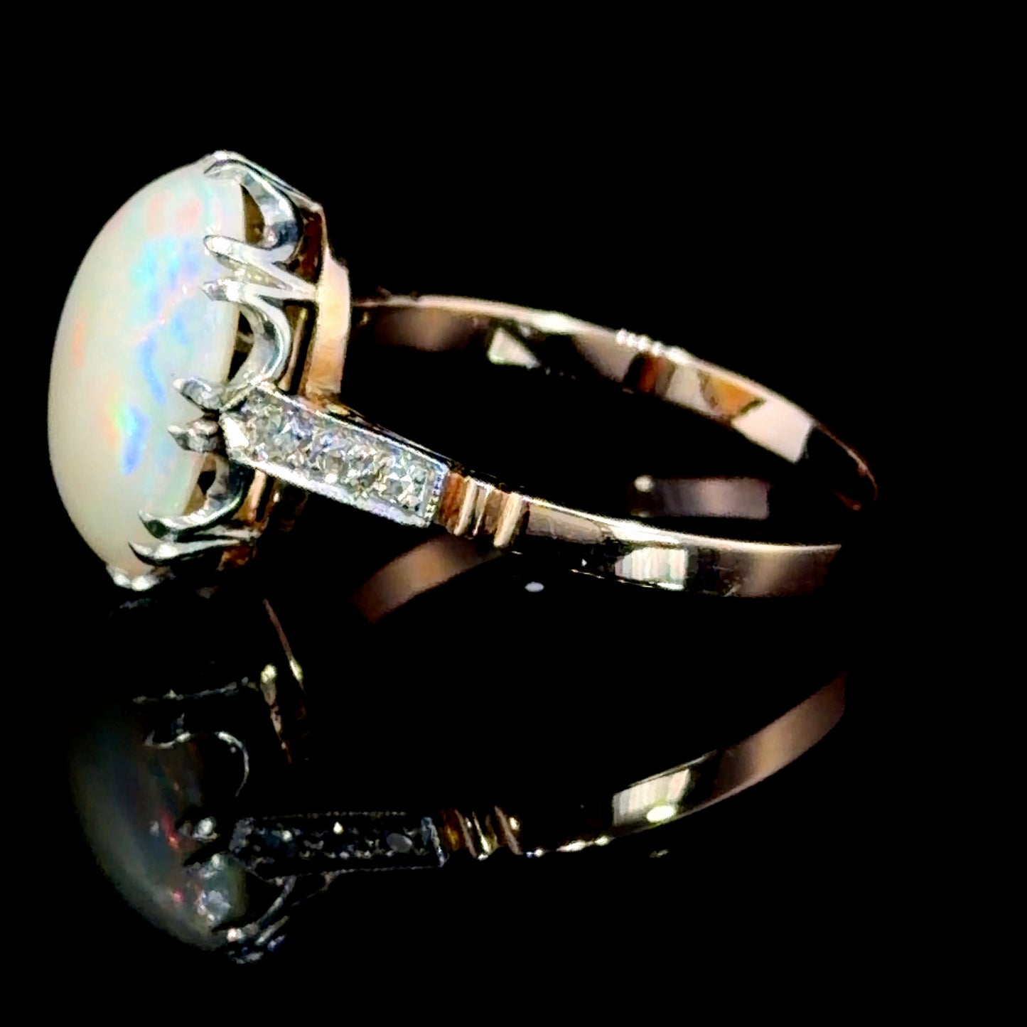 Stunning 15k Opal & Diamond Vintage Ring